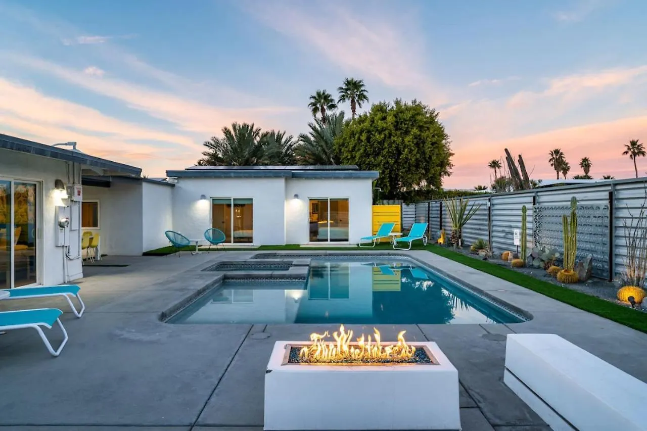 Villa Mosaic Vibrant Palm Springs Retreat Holiday home