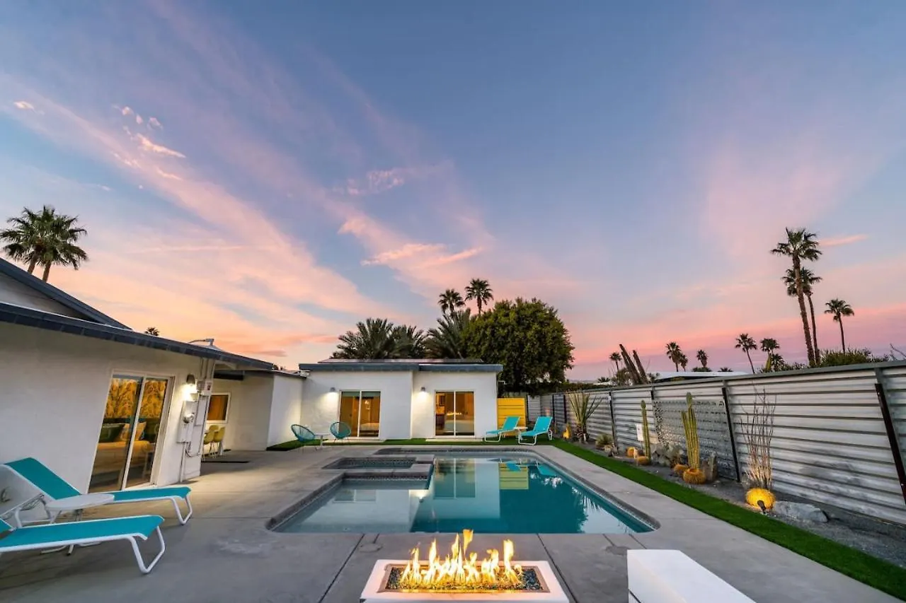 Villa Mosaic Vibrant Palm Springs Retreat